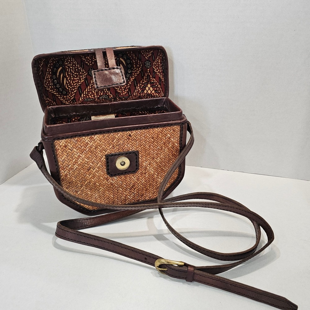 Island Imports Woven Straw Leather Crossbody Bag Vintage Hardshell Purse - Picture 2 of 14